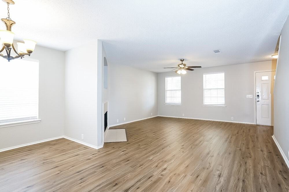 1605 Columbia Dr - Photo 4 of 17