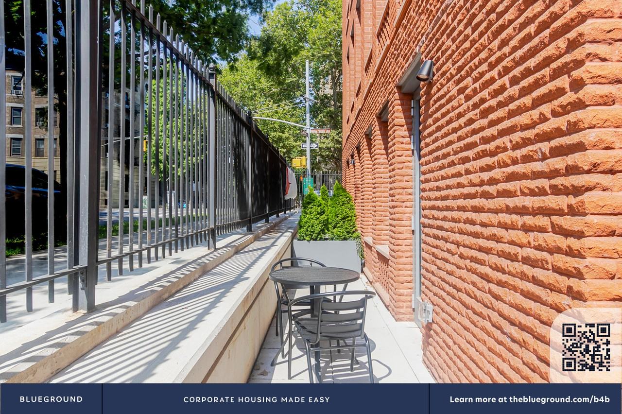 955 Sterling Place - Photo 6 of 29