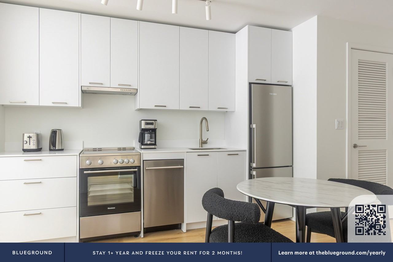 955 Sterling Place - Photo 7 of 43