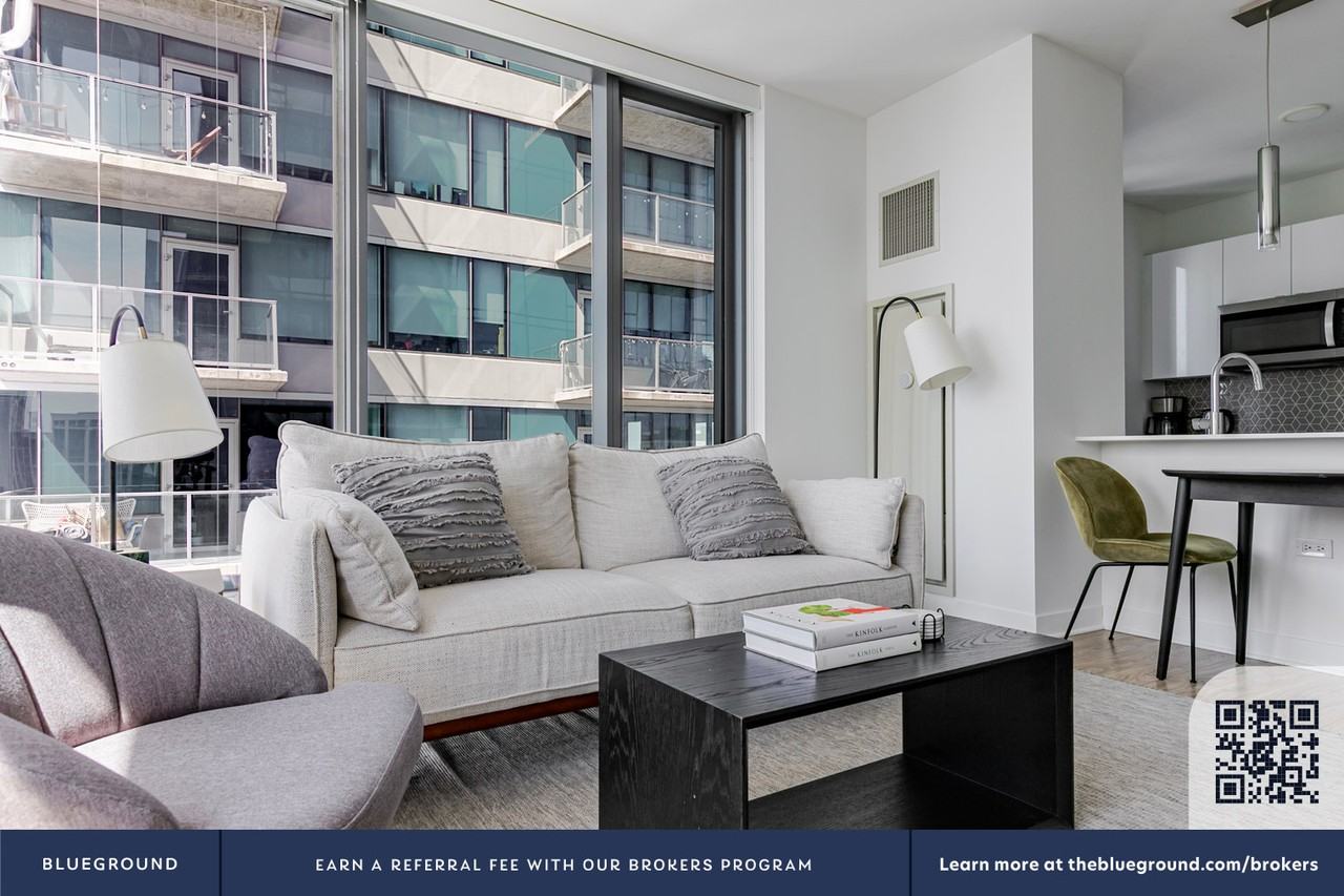 1326 South Michigan Avenue - Photo 4 of 50