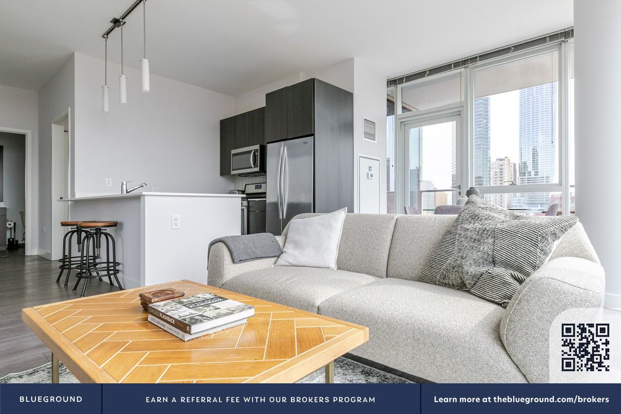 1000 South Clark Street - Photo 4 of 50
