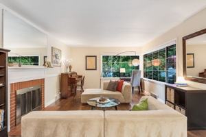 featured image of 3177 Ne 84th St