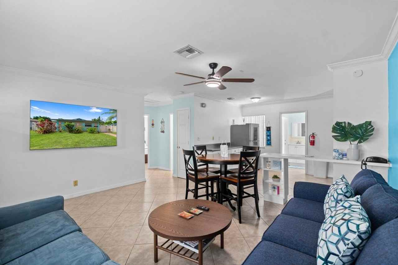 311 Sw 8th St #1047798P - Photo 2 of 18