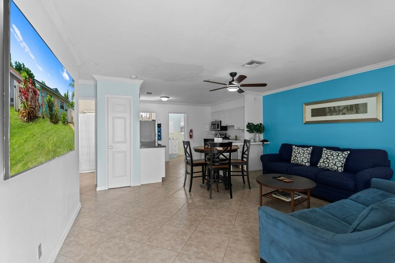 311 Sw 8th St #1047798P - Photo 3 of 18