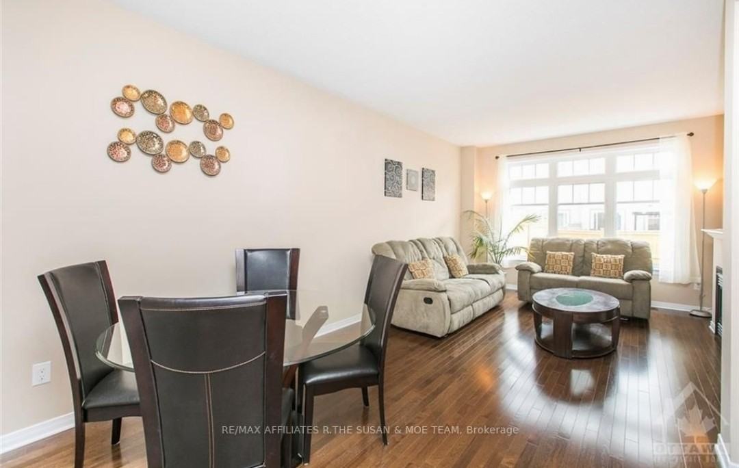 296 Losino Crescent - Photo 3 of 15