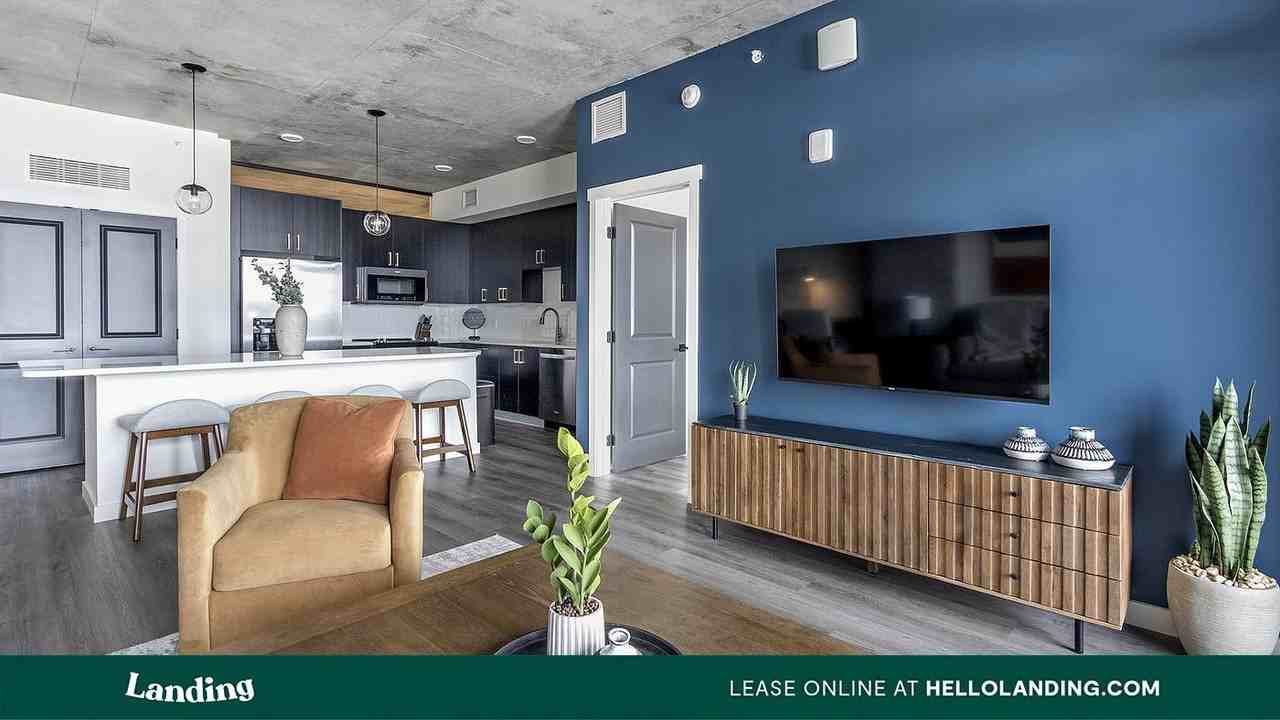 221 Main St N - Photo 2 of 50