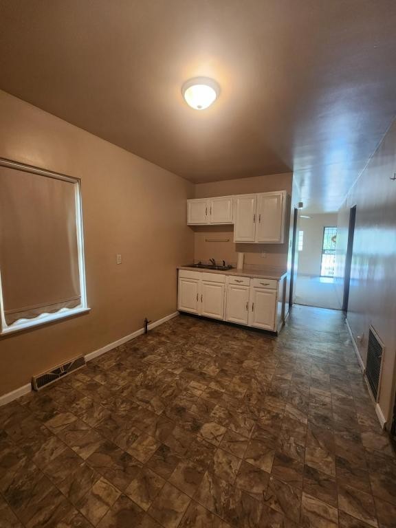 2700 Jefferson St - Photo 4 of 15