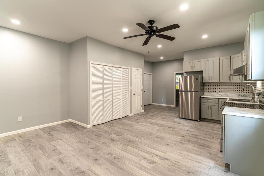 56 S Welles St - Photo 4 of 16