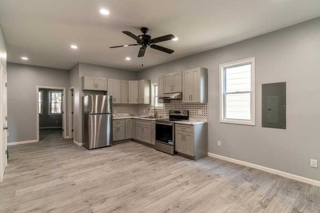 56 S Welles St - Photo 3 of 17