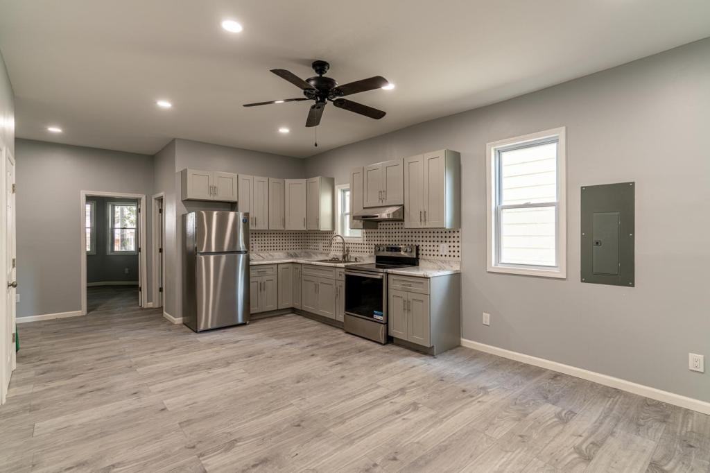 56 South Welles Street - Photo 3 of 16