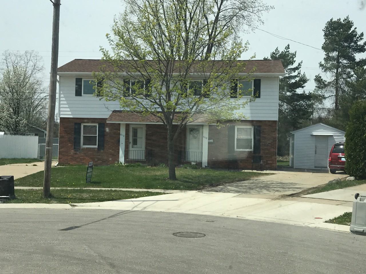 810 Virginia Ave #810 - Photo 3 of 20