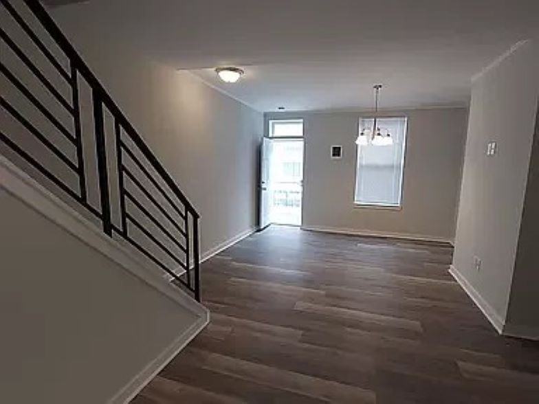 2406 N Chadwick St - Photo 4 of 12