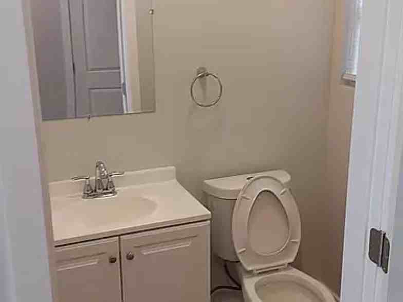2406 N Chadwick St - Photo 7 of 12