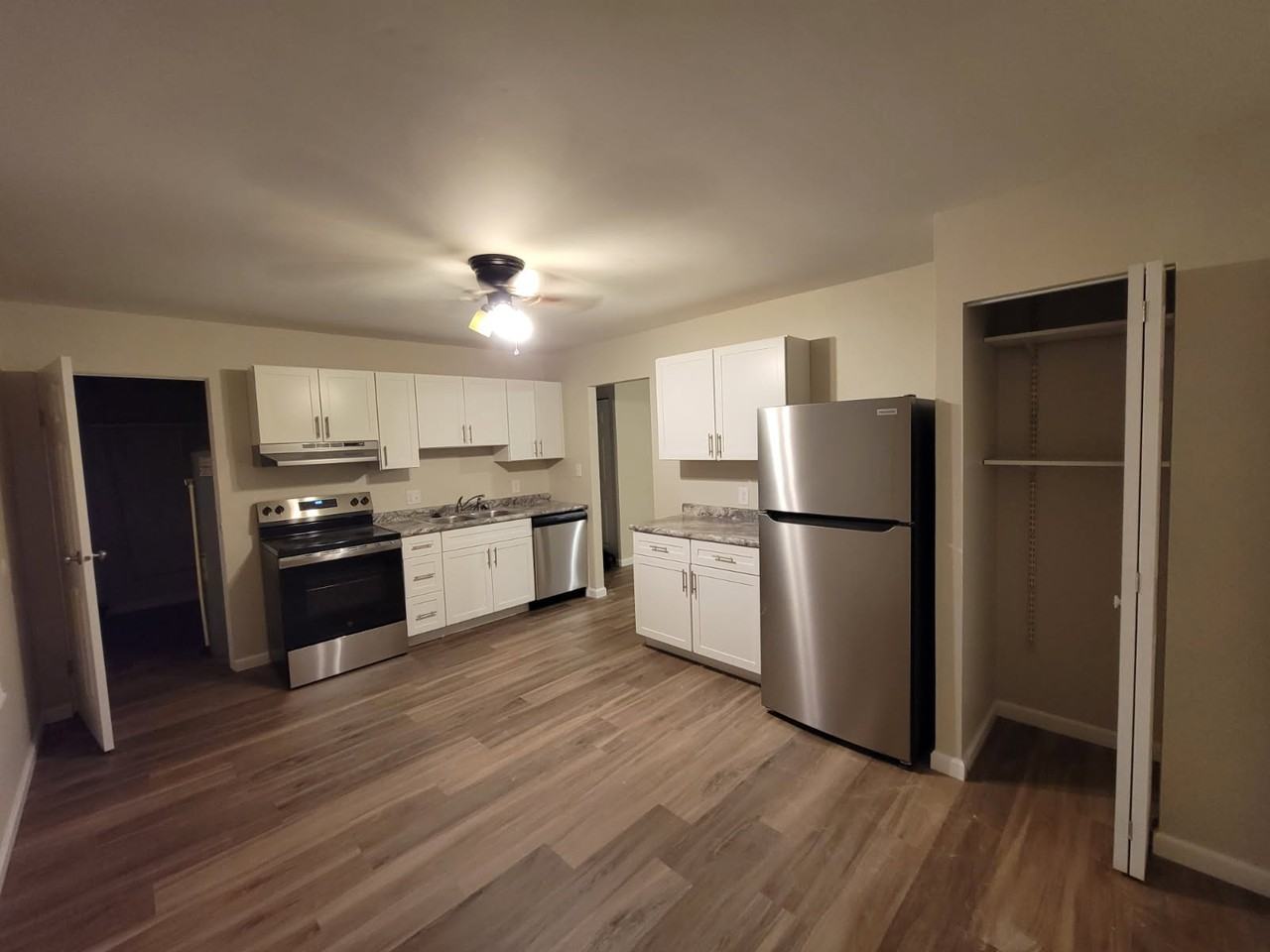 319 W Hickory Dr #NA - Photo 2 of 6