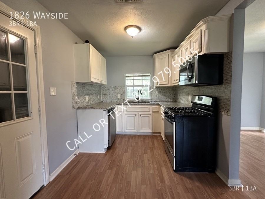 1826 Wayside Dr - Photo 3 of 8