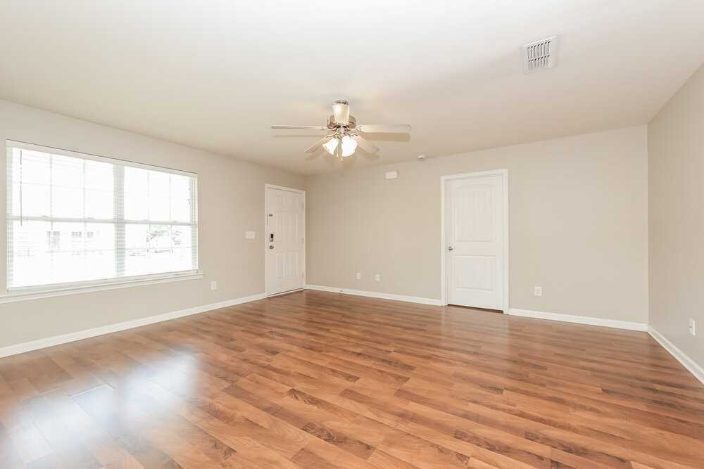 2014 Cobblestone Dr - Photo 4 of 16