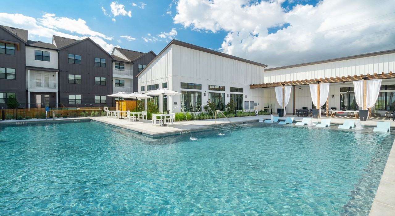 BLUE BLUFF & - Photo 2 of 14