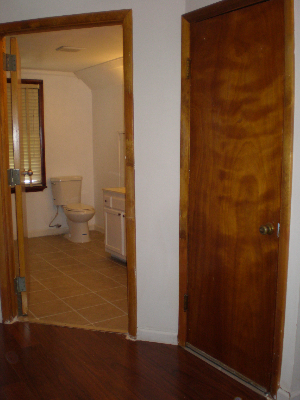 1241 Locust Ave - Photo 2 of 6