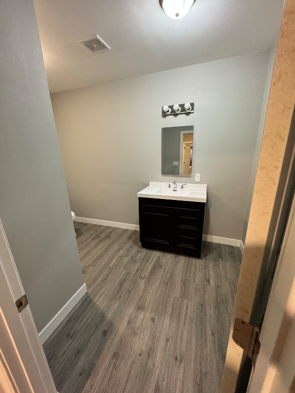 2416 53rd St - Photo 3 of 5