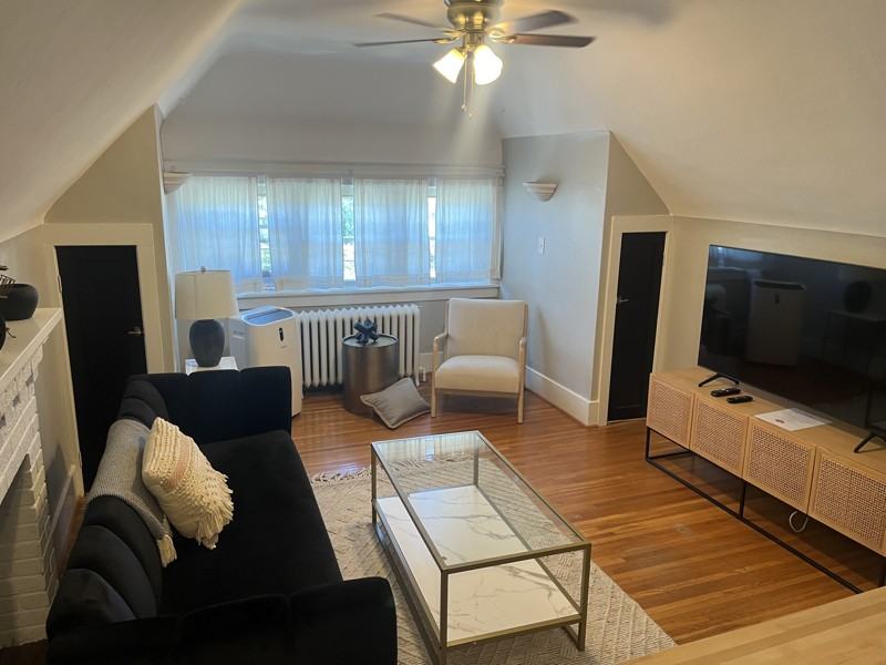 449 Richmond Ave #4 - Photo 2 of 11