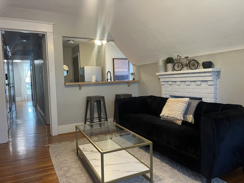 449 Richmond Ave #4 - Photo 3 of 11