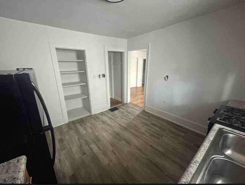 311 Quarry St - Photo 2 of 8