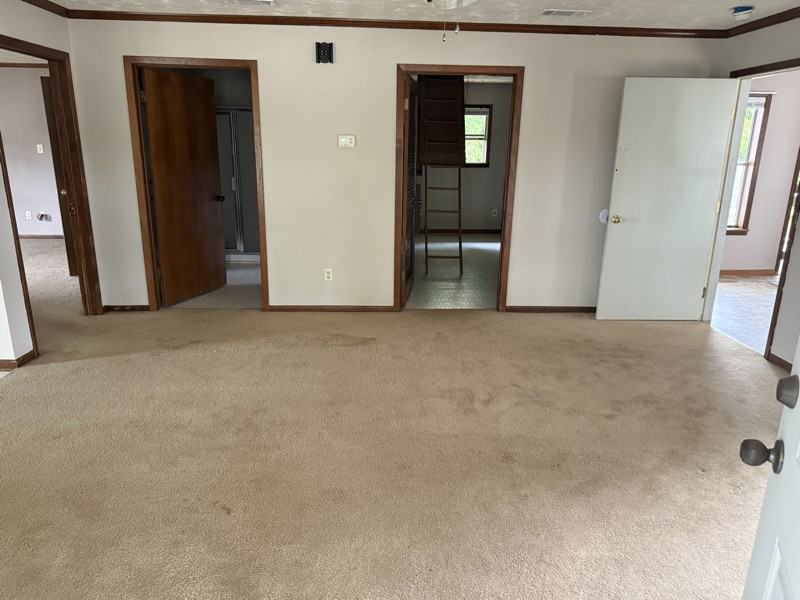 617 Ne Stallings Dr - Photo 3 of 11