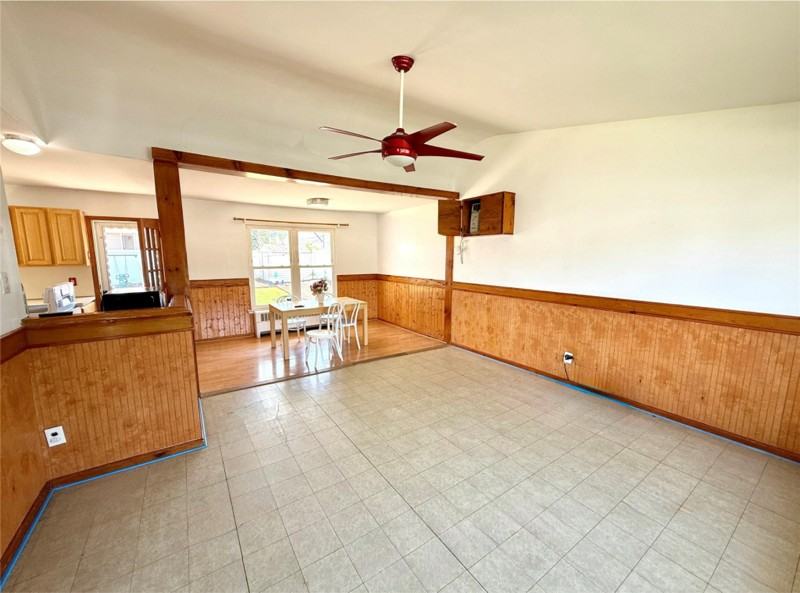 865 Prescott St - Photo 3 of 9