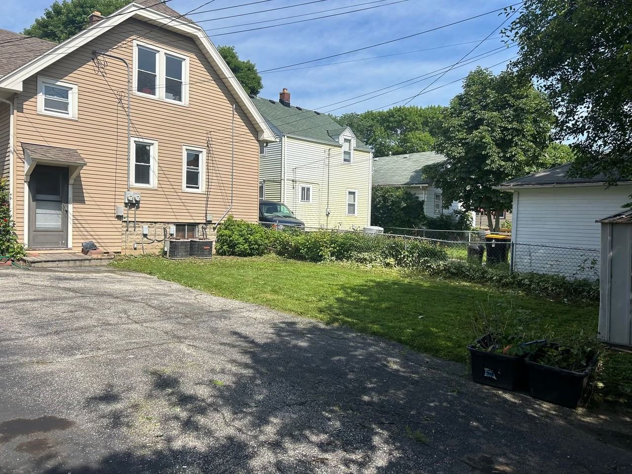 306 N 71st St - Photo 3 of 24