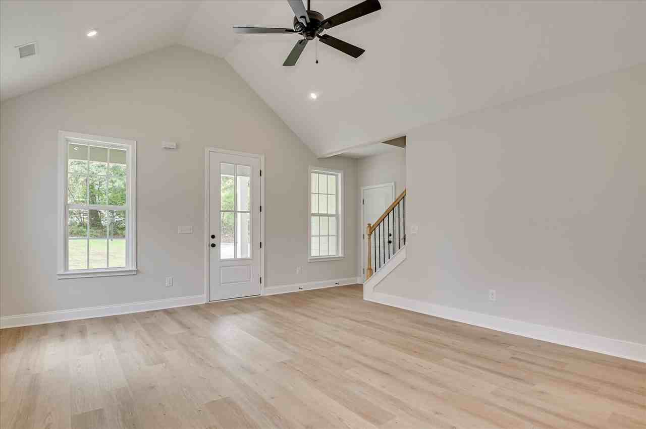 410 Williams St - Photo 5 of 30