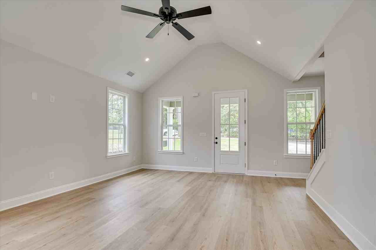 410 Williams St - Photo 6 of 30