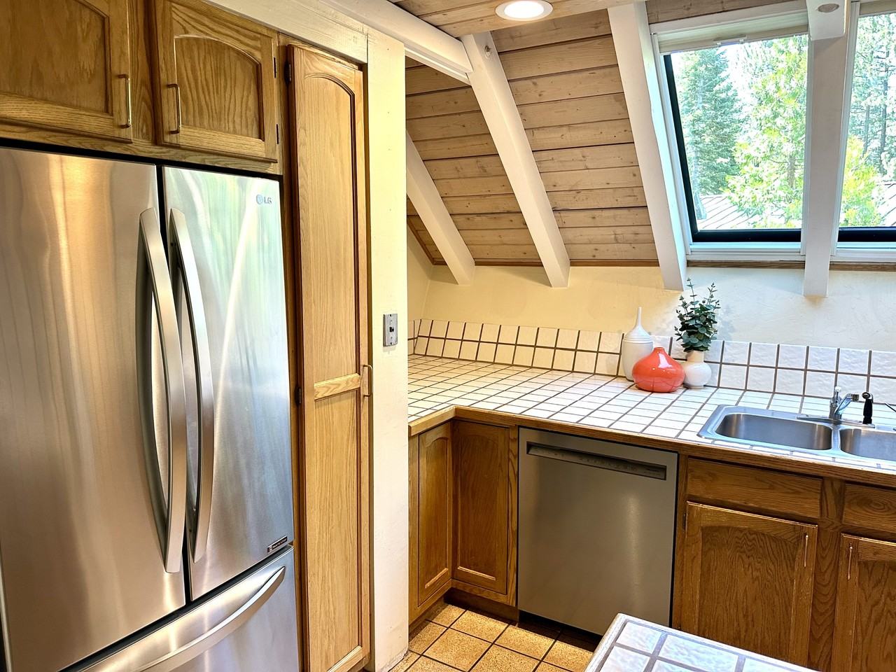 5822 Victoria Rd #NA - Photo 3 of 17