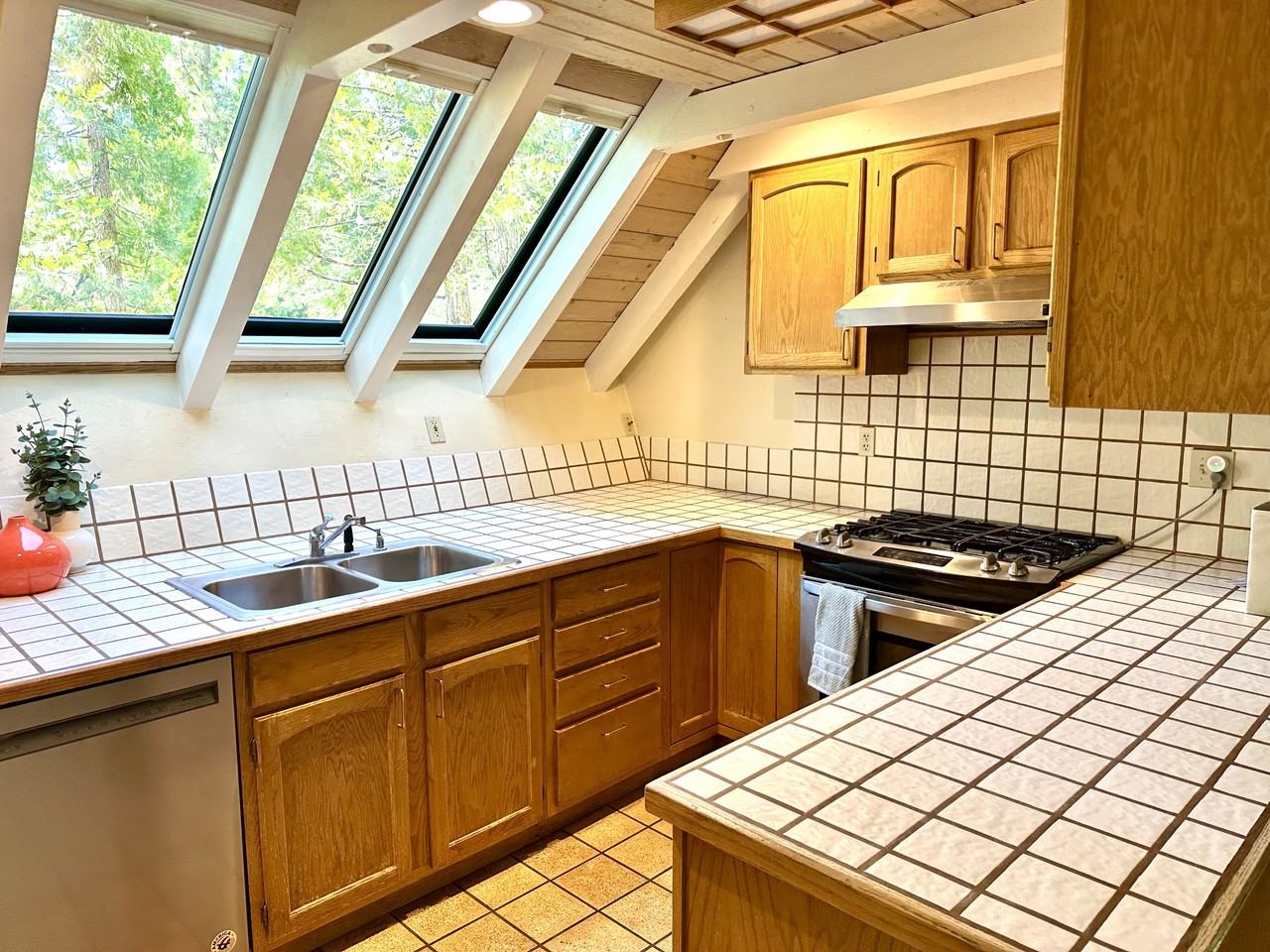 5822 Victoria Rd #NA - Photo 4 of 17