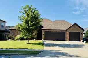 featured image of 2503 Sw Tupelo Ave #NA