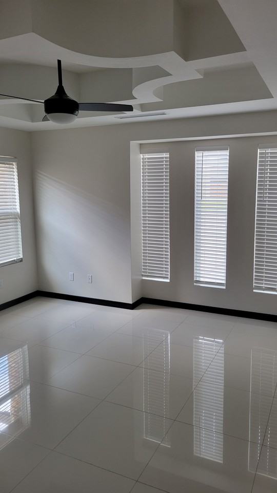 1212 Whiteoak Dr #2 - Photo 3 of 24