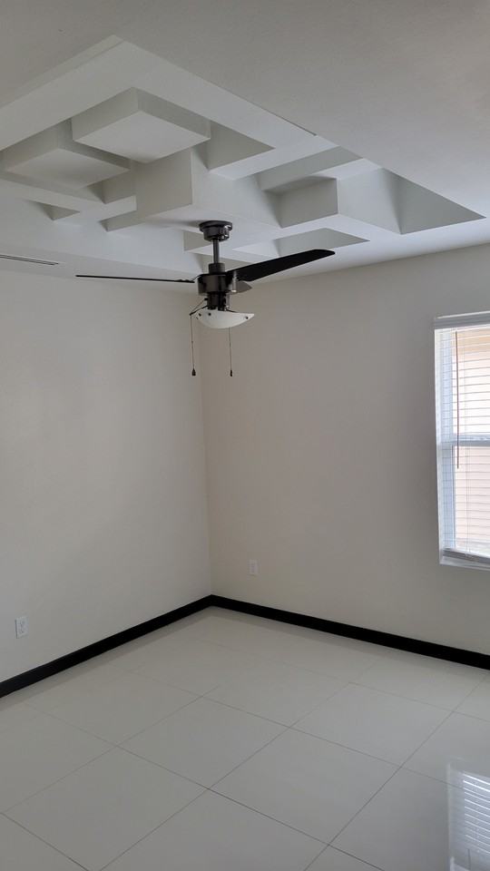 1212 Whiteoak Dr #2 - Photo 5 of 24