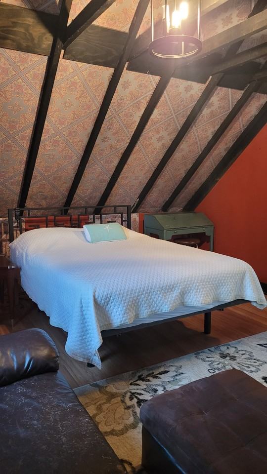 201 Whitney St #3rdFL - Photo 2 of 7