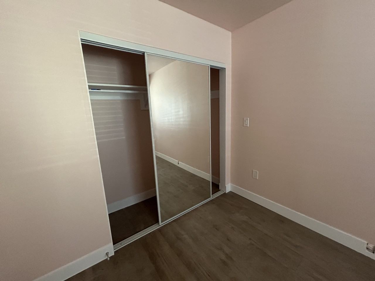 921 E 6th St #911 - Photo 3 of 32