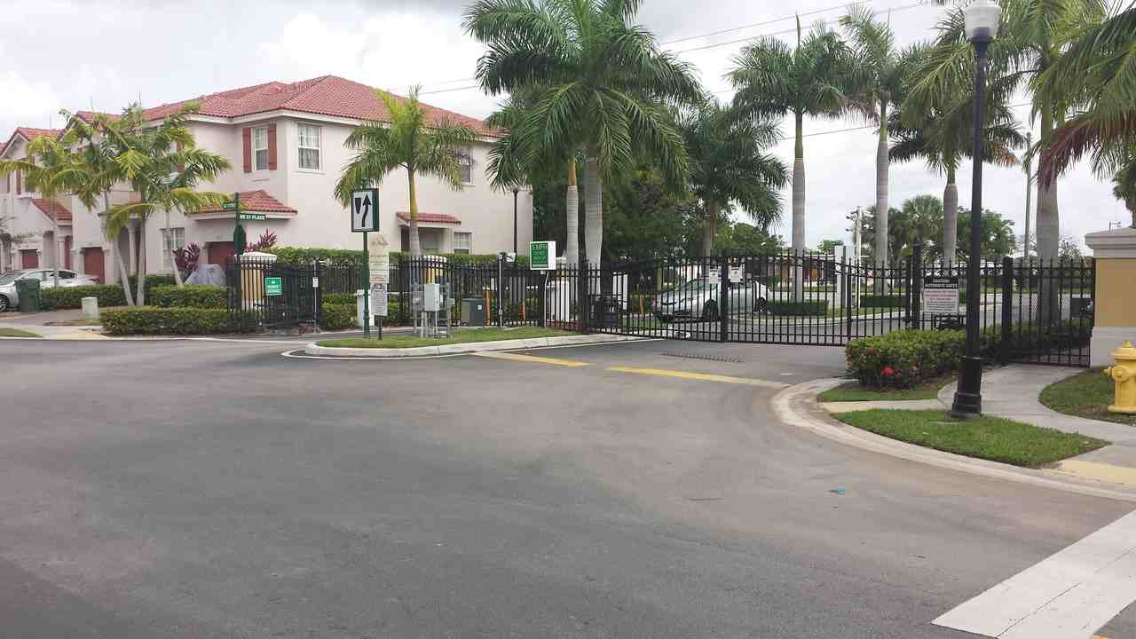 521 Ne 21st Ter #NA - Photo 2 of 19