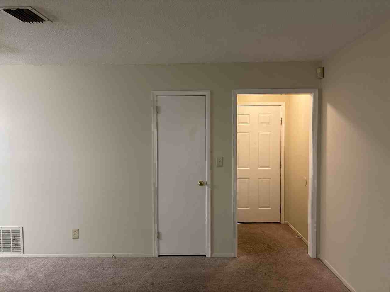 5768 Worchester Ct - Photo 5 of 19