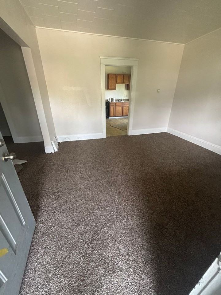 3704 E 106th St - Photo 2 of 11