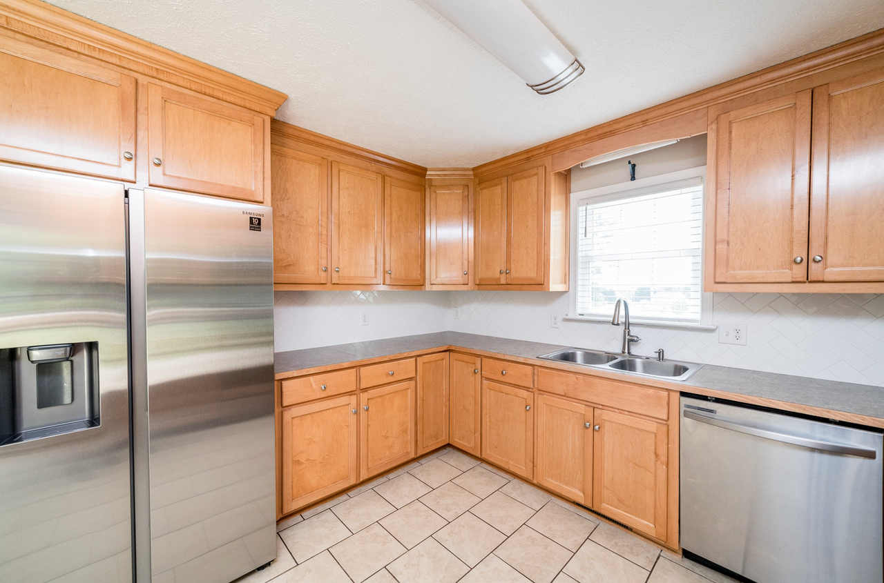 896 Possum Island Rd - Photo 3 of 14