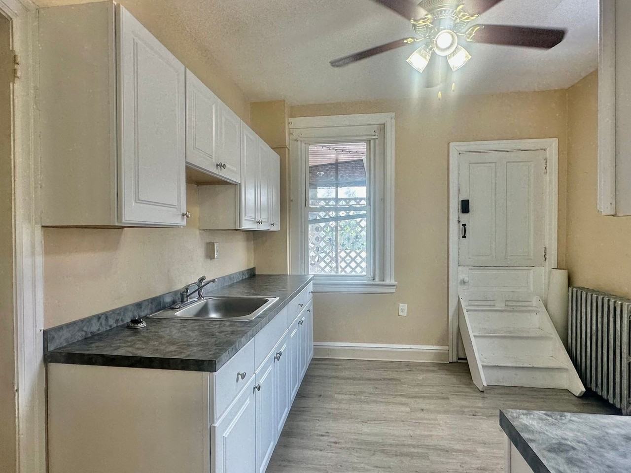 17 S Morton Ave - Photo 3 of 33