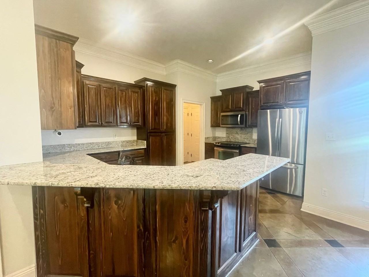 2366 Woodland Ct - Photo 3 of 10