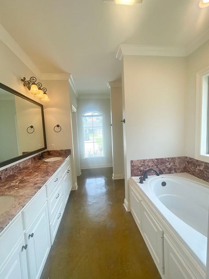 2366 Woodland Ct - Photo 7 of 11