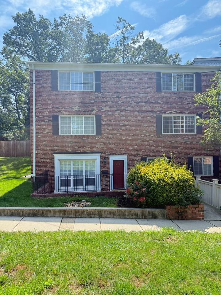 1565A N Van Dorn St - Photo 2 of 36