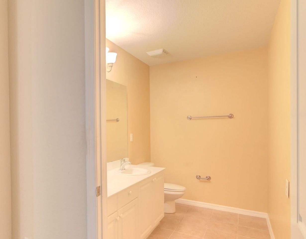 5123 Melbourne St #D104 - Photo 7 of 44