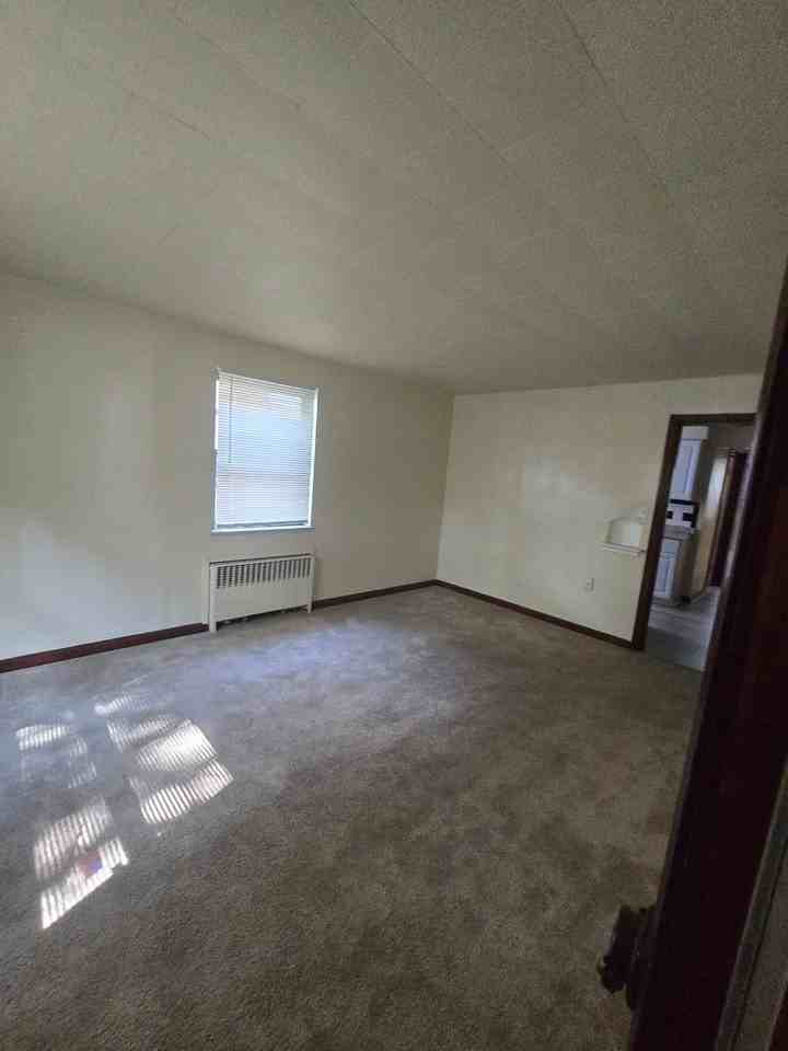 2378 Boudinot Ave - Photo 3 of 28