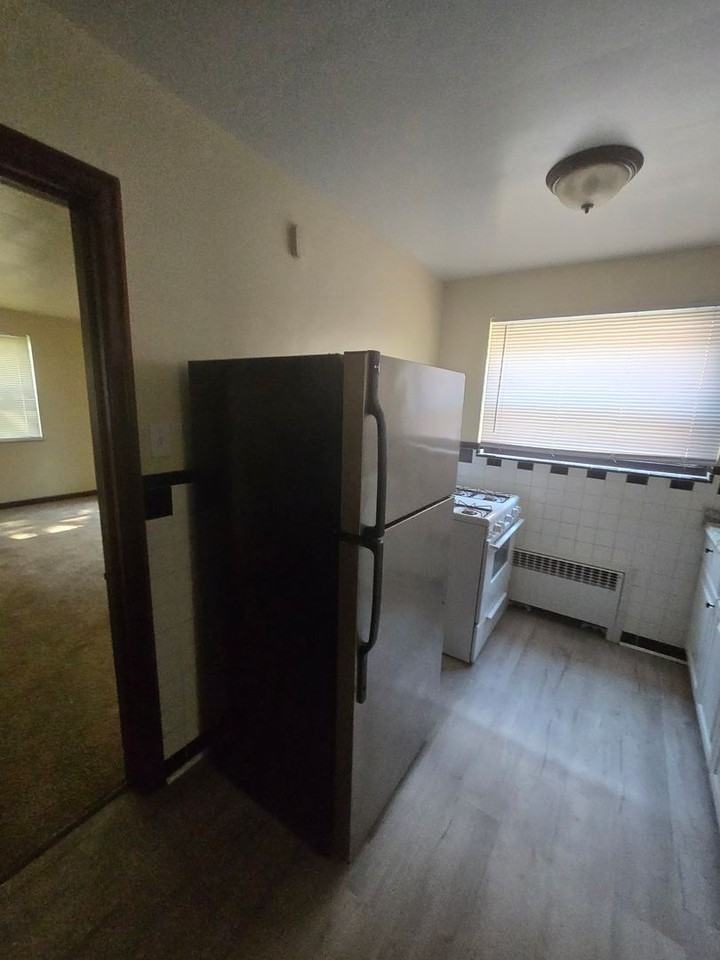 2378 Boudinot Ave - Photo 7 of 28