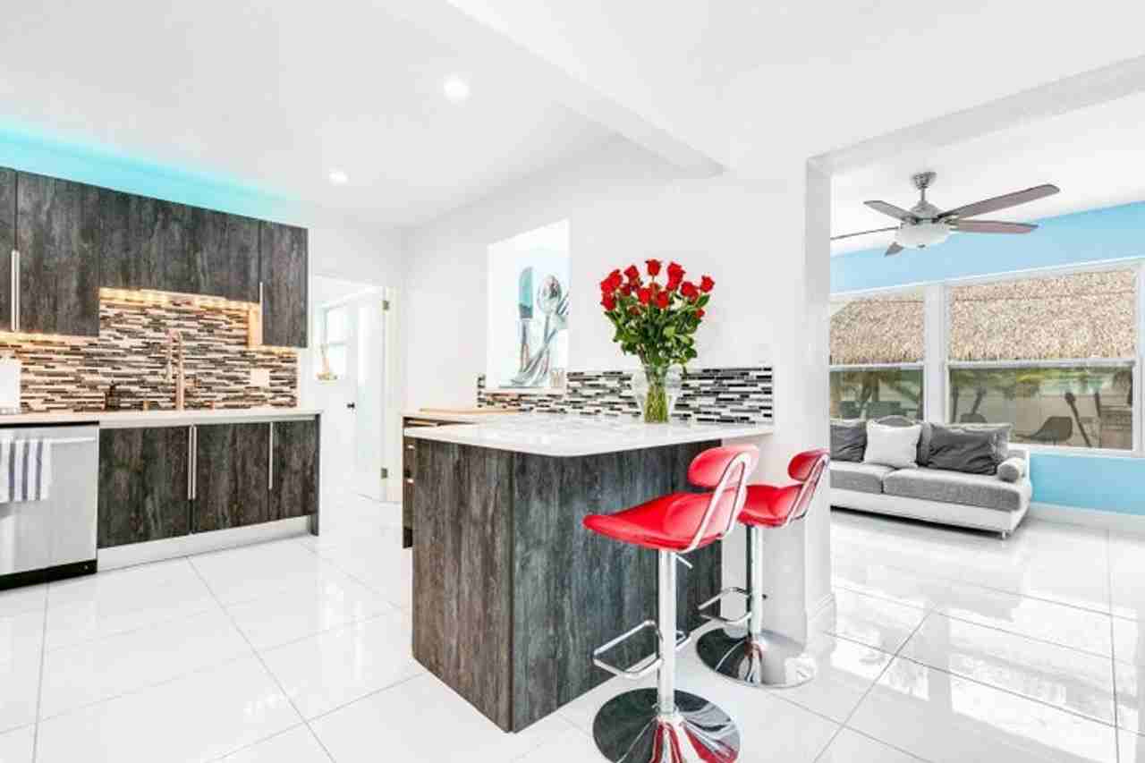 7320 Clarke Rd - Photo 3 of 18